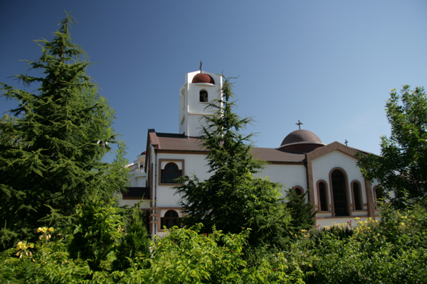 Църкви и манастири в България
